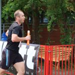 Reprezentant drużyny XEMI Team podczas biegu charytatywnego Plum Ekiden 2025