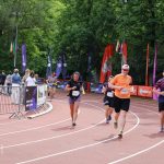 Reprezentantka drużyny XEMI Team podczas biegu charytatywnego Plum Ekiden 2025