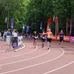 Reprezentantka drużyny XEMI Team podczas biegu charytatywnego Plum Ekiden 2025