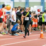 Reprezentantka drużyny XEMI Team podczas biegu charytatywnego Plum Ekiden 2025