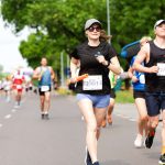 Reprezentantka drużyny XEMI Team podczas biegu charytatywnego Plum Ekiden 2025