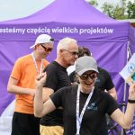 Wręczenie upominków przez Zarząd Merinosoft drużynom XEMI Team biegającym w sztafecie charytatywnej Plum Ekiden 2025